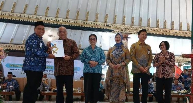 Kalurahan Condongcatur Borong Penghargaan Tingkat Nasional dan Daerah