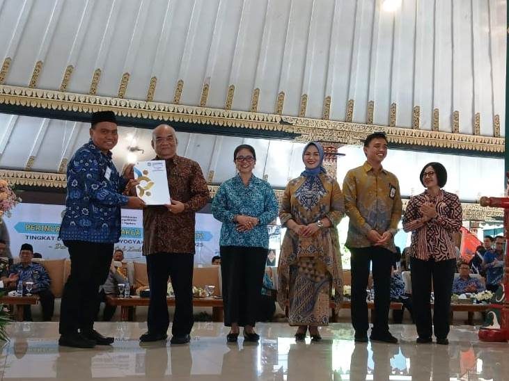 Kalurahan Condongcatur Borong Penghargaan Tingkat Nasional dan Daerah