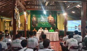 Herman Budi Pramono, S.E, anggota DPRD Kabupaten Sleman dari Fraksi PKB, bersama warga Sleman.