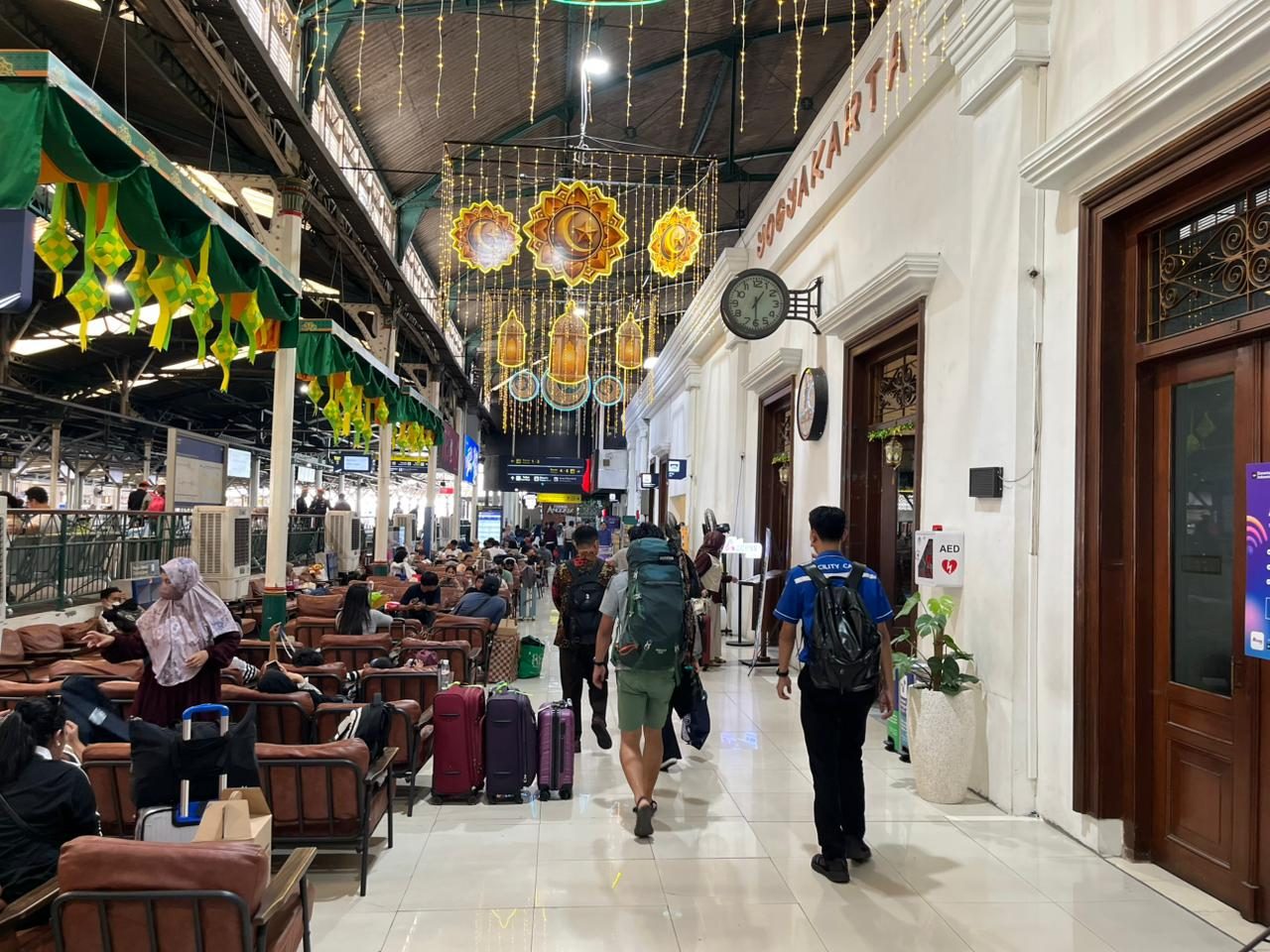 Kirab Yuswa Dalem Yogya Picu Kepadatan, KAI Imbau Penumpang Datang Lebih Awal